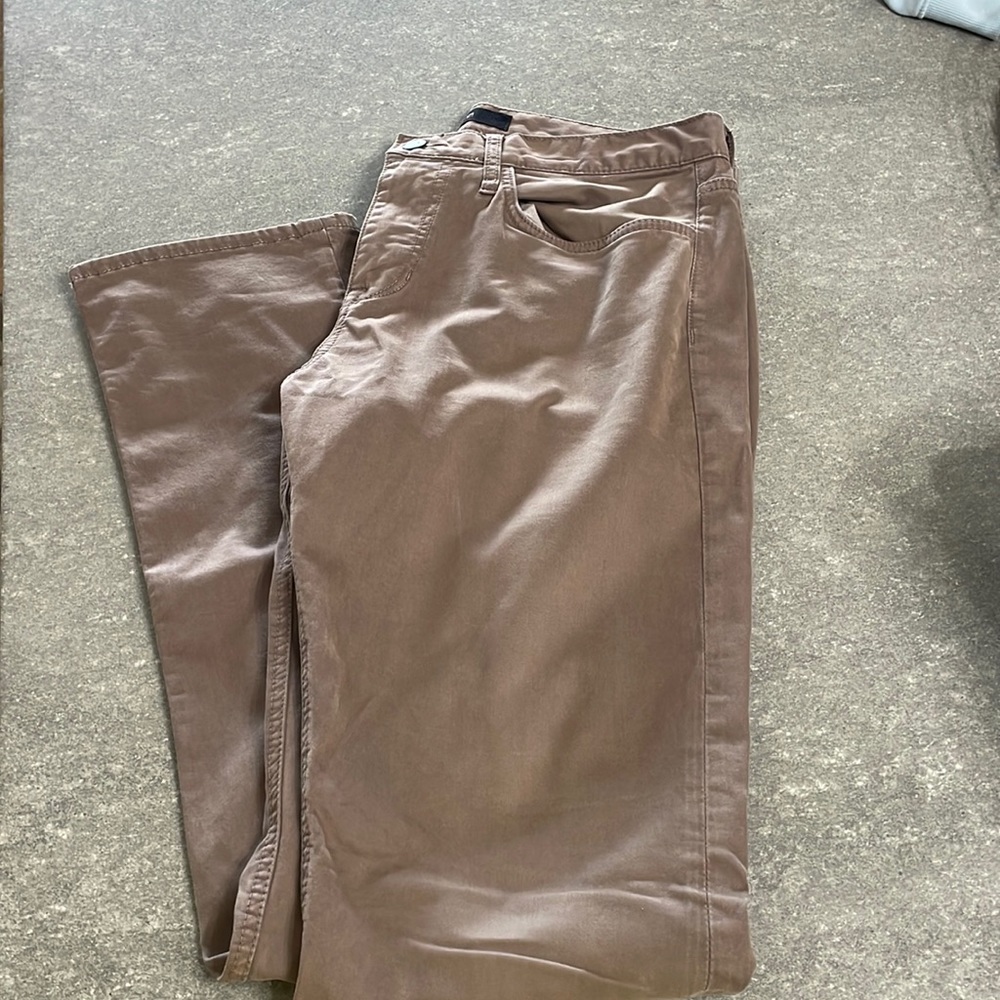 Men’s Joe’s straight leg pants. Excellent condition. Size 33